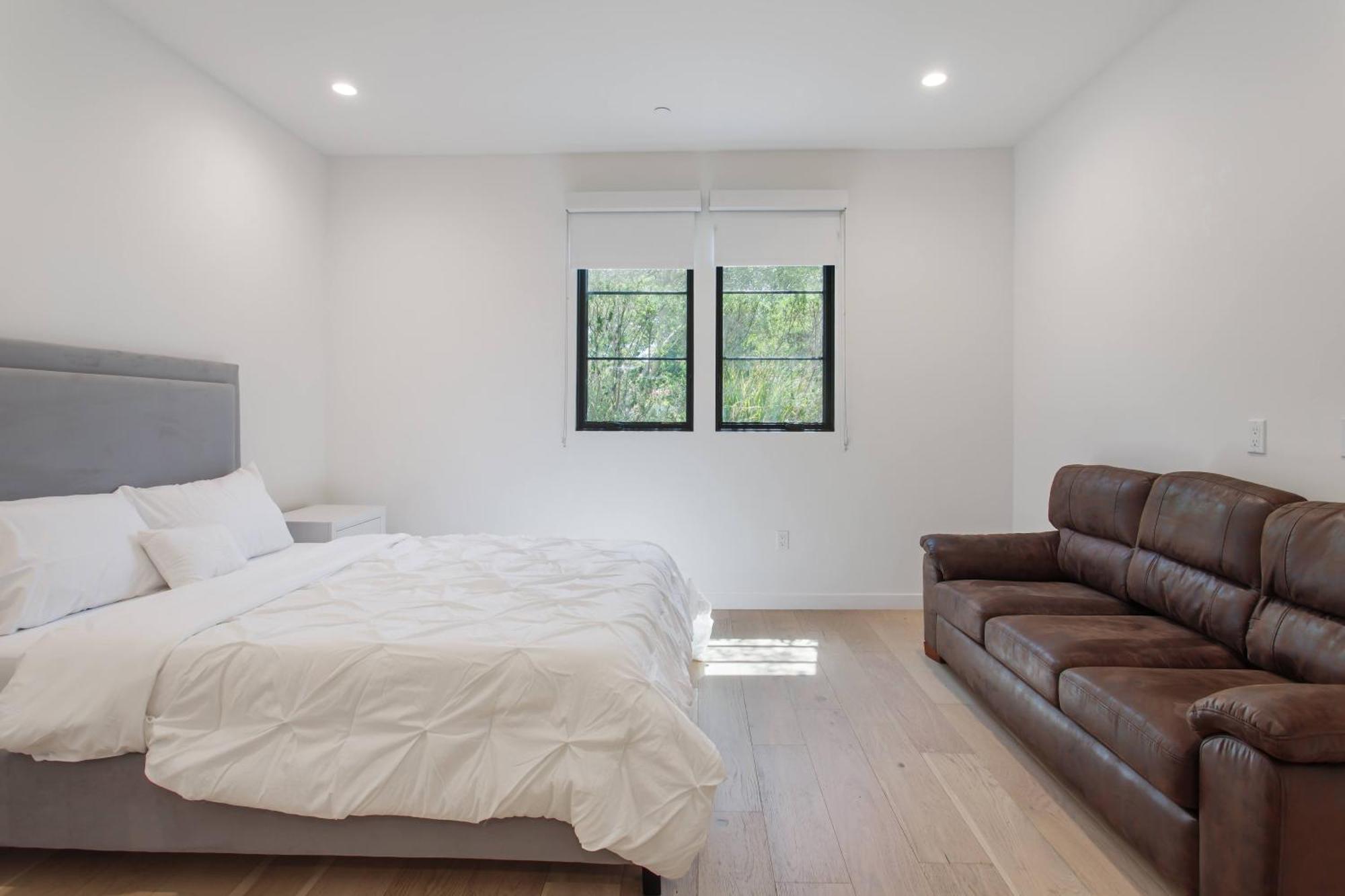 The Hills Property Management Los Angeles Exterior photo